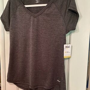 NWT Everlast Medium Workout Wicking Charcoal Black Perfect V-neck Basics